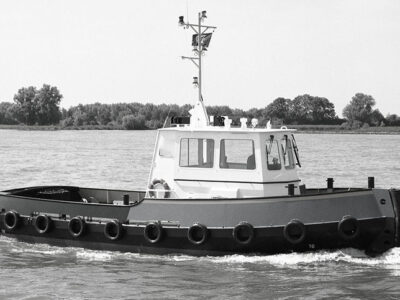 2583-Stan-Tug