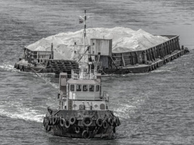 2425-Tow/Habour Tug and Barge